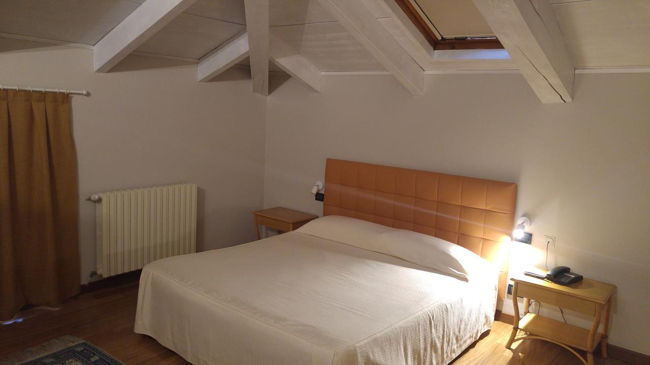 Locanda Del Boscogrande Montegrosso d'Asti ภายนอก รูปภาพ