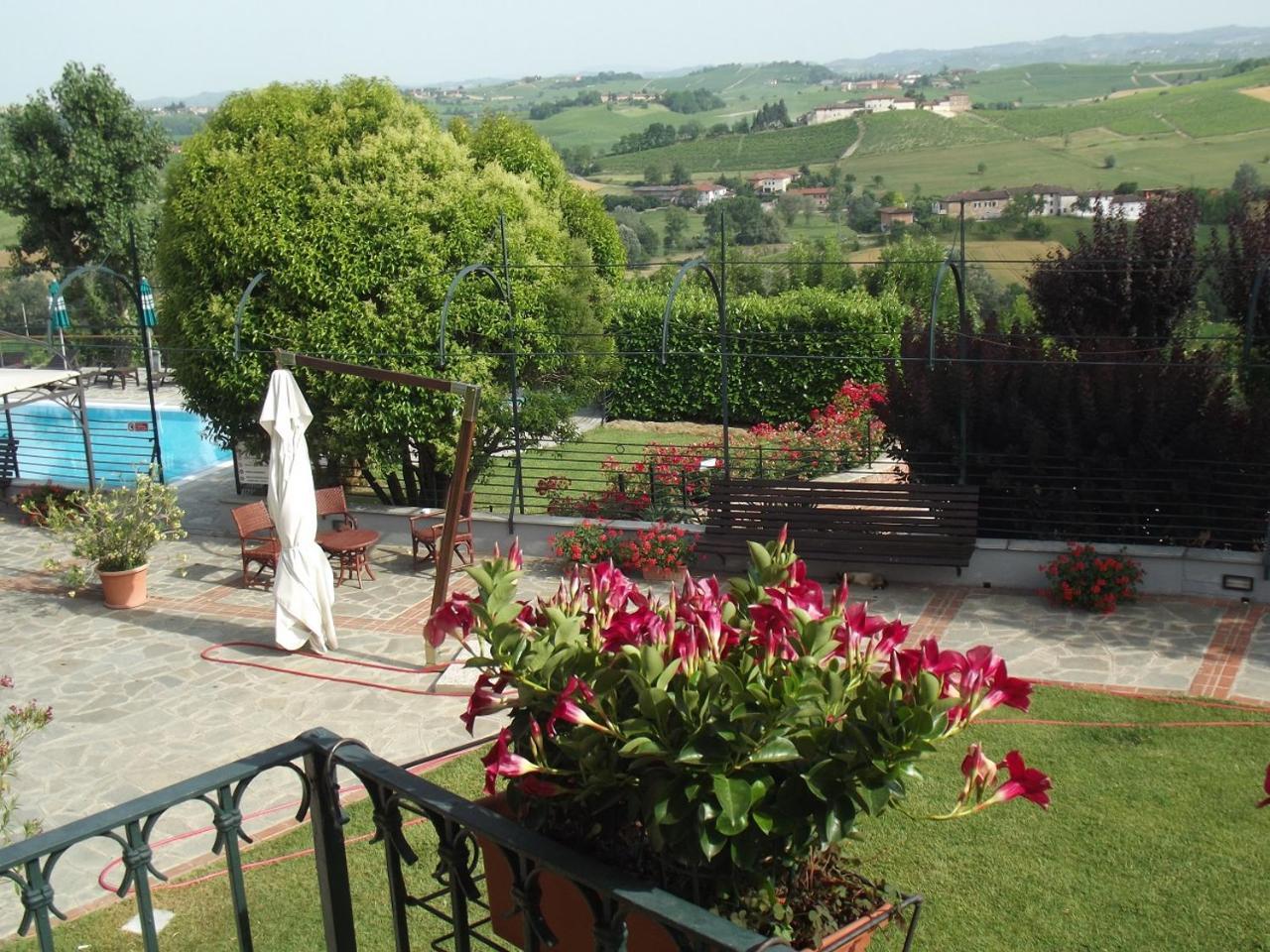 Locanda Del Boscogrande Montegrosso d'Asti ภายนอก รูปภาพ